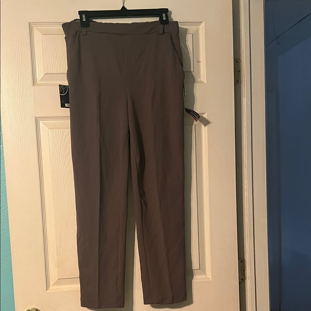 BBJ Los Angeles Women's Pants. Trouser fit. Size XL. New with tags.